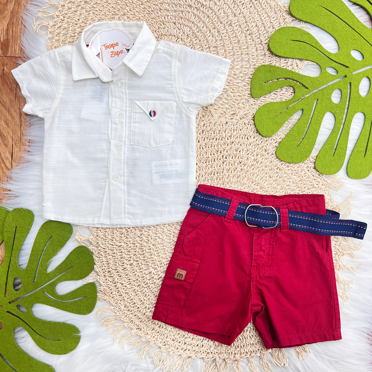 Conj.Camisa e Bermuda em Sarja com Cinto - Off White e Vermelho